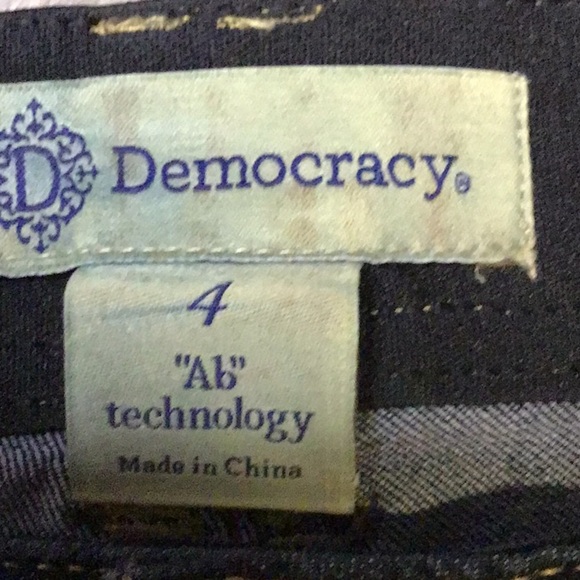 sac743♀️Low Rise Skinny Democracy Jeans w/ 27.5" Inseam - Picture 4 of 7